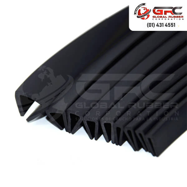 Nuestros perfiles tipo U son utilizadas para cubrir superficies cortantes, tanto láminas metálicas, vidrio o cualquier otro elemento con aristas. Contamos con una variedad de modelos y podemos fabricar medidas según requerimiento o plano.