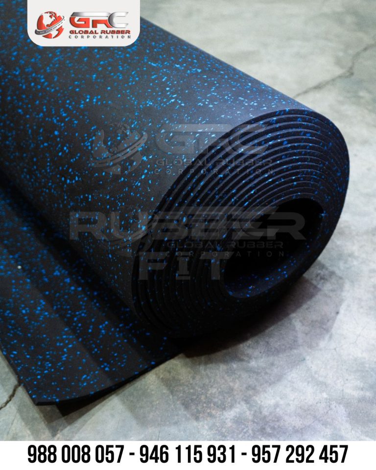 Rollo de piso de caucho negro con chispas azules para gimnasio