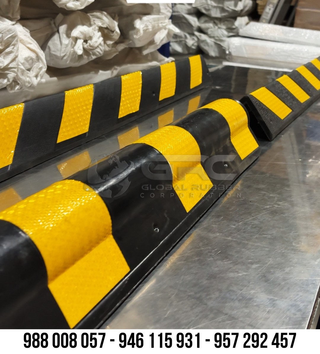 Protector de columna para estacionamiento curvo tipo bulbo de caucho