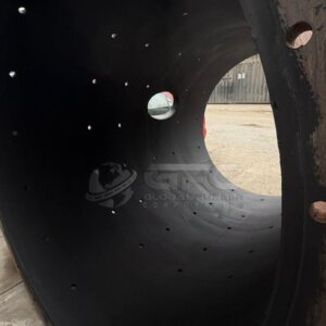 Interior de tanque metálico con revestimiento de caucho anticorrosivo